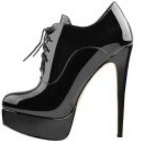 Yolkomo Stiletto Platform Lace Up Ankle Bootie (NWOT)